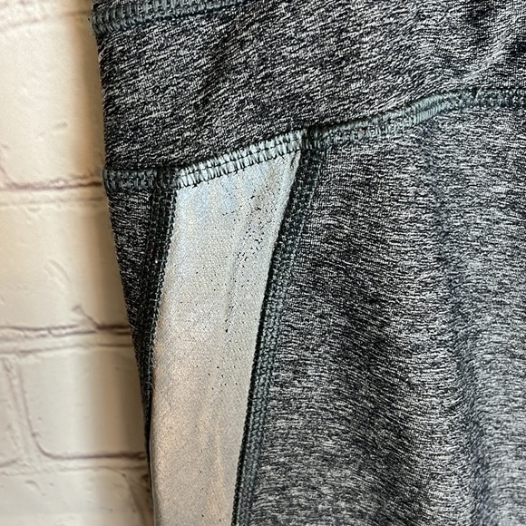 Lululemon Light Speed Tights - Picture 9 of 15